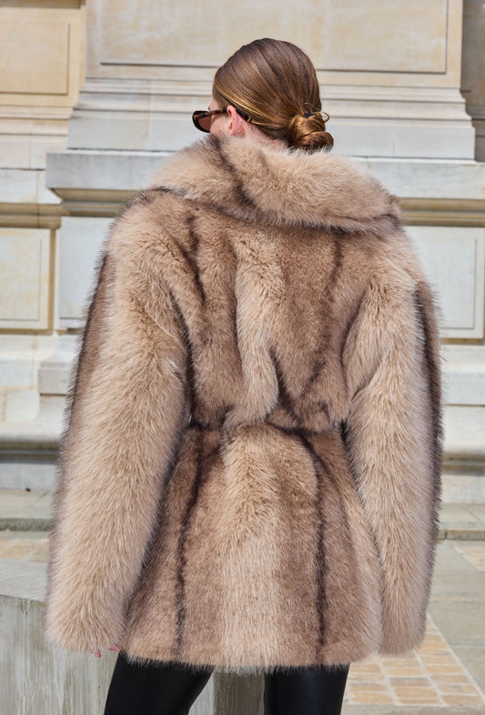 Veste à capuche fourrure