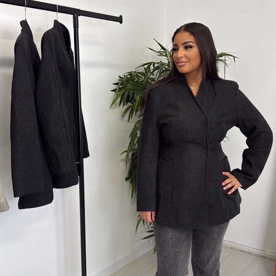 Blazer cintré à ceinture ajustable – Élégance structurée - Taille unique 34/44