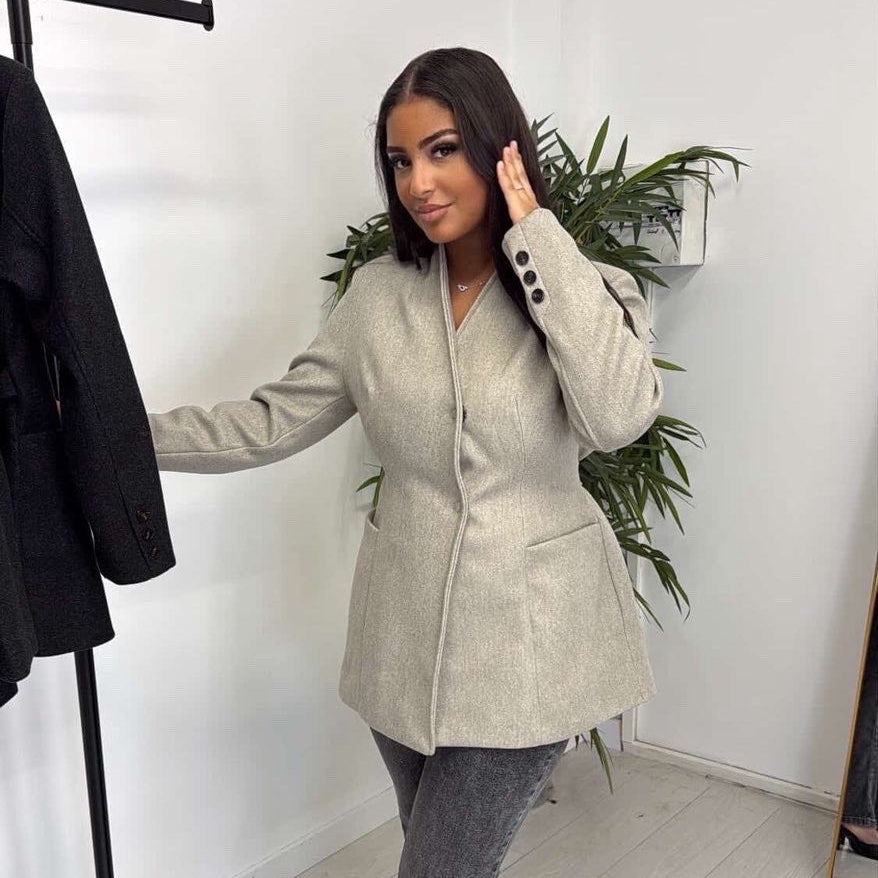 Blazer cintré à ceinture ajustable – Élégance structurée - Taille unique 34/44