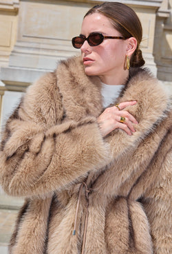 Veste à capuche fourrure