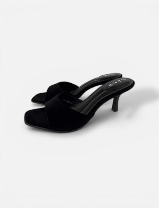 Escarpins noirs classiques – Talons simples